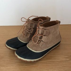 Sorel out and about boots rain snow